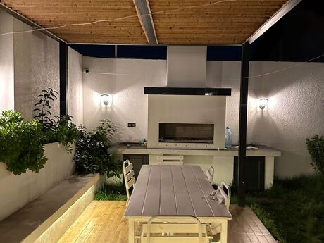 4 otaqlı həyət evi/bağ evi - Mərdəkan q. - 210 m²