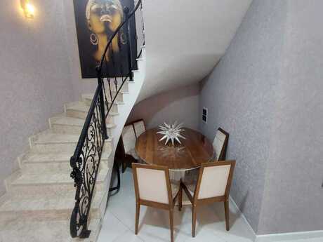 6 otaqlı həyət evi/bağ evi - Mərdəkan q. - 400 m²