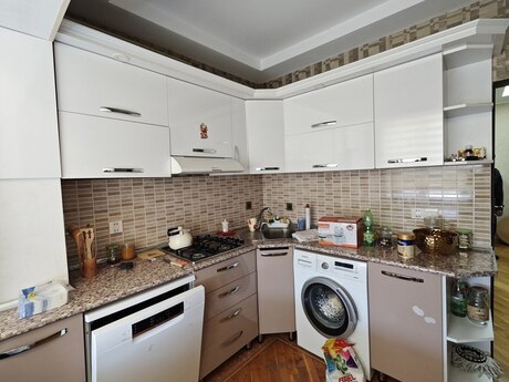 4 otaqlı köhnə tikili - Bakıxanov q. - 100 m²