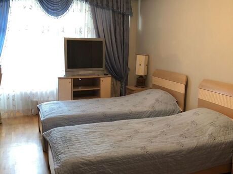 3 otaqlı köhnə tikili - Gənclik m. - 105 m²