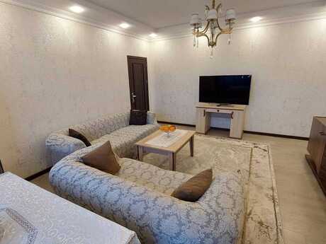 4 otaqlı köhnə tikili - Xalqlar Dostluğu m. - 120 m²