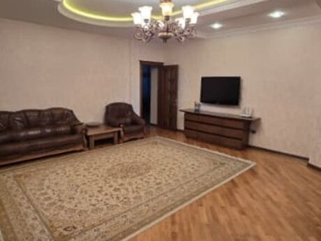 4 otaqlı mənzil, 143 m², İnşaatçılar: 390 000 ₼ 2