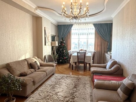 3 otaqlı yeni tikili - İnşaatçılar m. - 125 m²