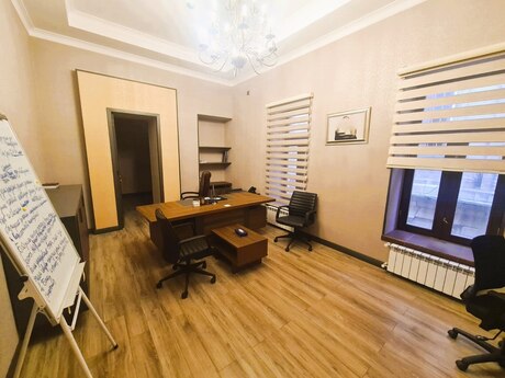 Obyekt - İçəri Şəhər m. - 135 m²