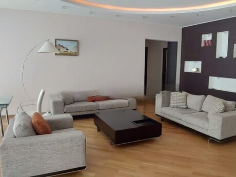 Elan №6011319 - Bakı, 28 May m., 3 otaqlı, 140 m², 3/18 mərtəbə