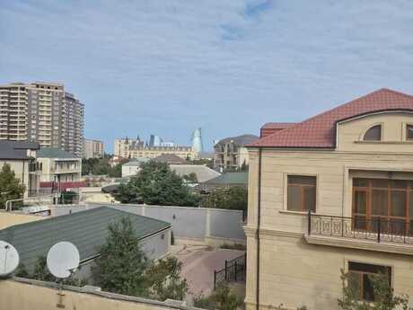 8 otaqlı həyət evi/bağ evi - Badamdar q. - 280 m²