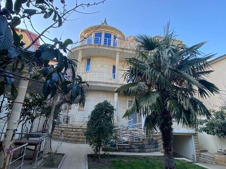 5 otaqlı həyət evi/bağ evi - Badamdar q. - 500 m²