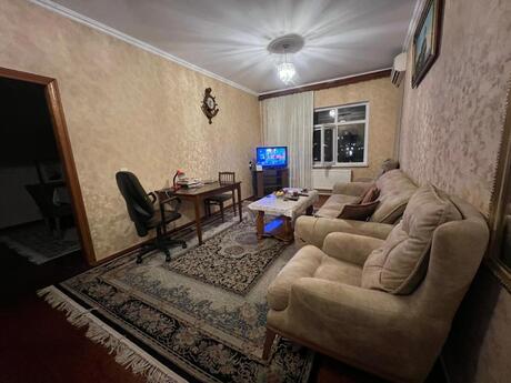 4 otaqlı köhnə tikili - Qaraçuxur q. - 100 m²