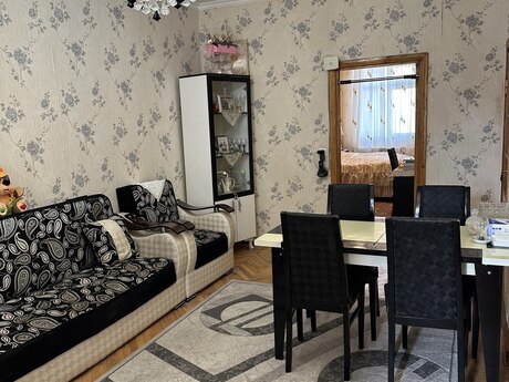 2 otaqlı köhnə tikili - 7-ci mikrorayon q. - 42 m²