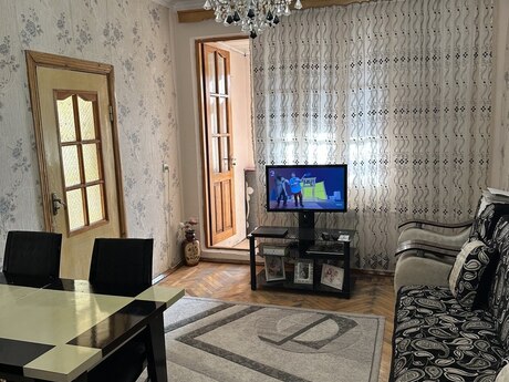 2 otaqlı köhnə tikili - 7-ci mikrorayon q. - 42 m²