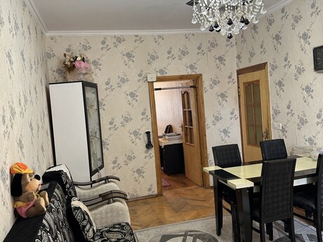 2 otaqlı köhnə tikili - 7-ci mikrorayon q. - 42 m²