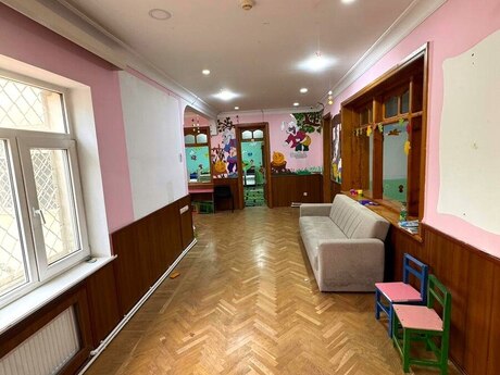 Obyekt - İnşaatçılar m. - 670 m²