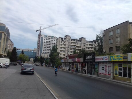 4 otaqlı köhnə tikili - Azadlıq Prospekti m. - 105 m²