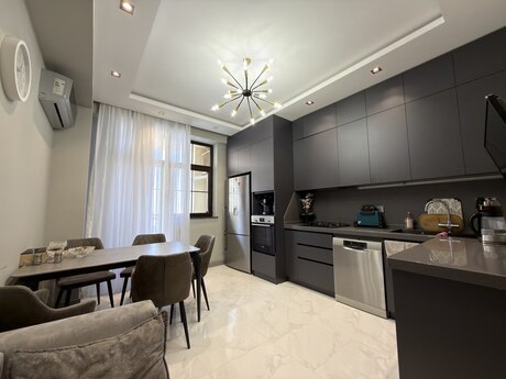 Elan №6037316 - Bakı, Neftçilər m., 3 otaqlı, 141 m², 10/16 mərtəbə