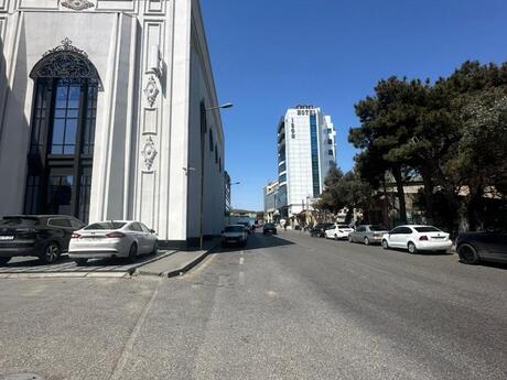 8 otaqlı həyət evi/bağ evi - Azadlıq Prospekti m. - 155 m²