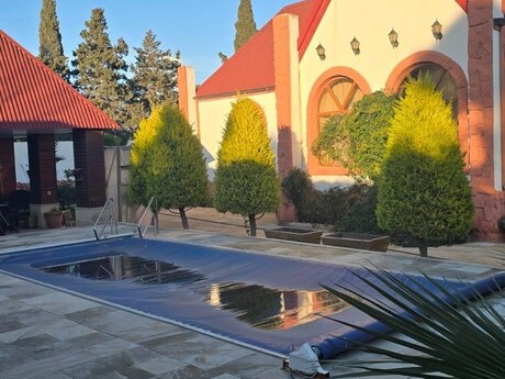 4 otaqlı həyət evi/bağ evi - Şüvəlan q. - 160 m²