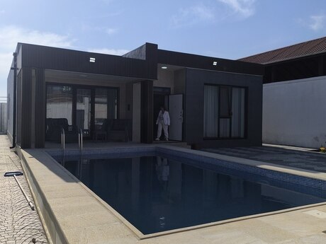 3 otaqlı həyət evi/bağ evi - Novxanı q. - 150 m²