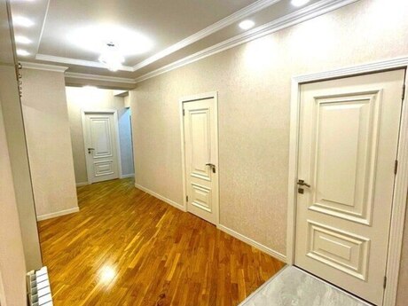 4 otaqlı yeni tikili - Xətai r. - 160 m²