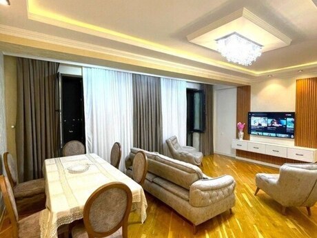 4 otaqlı yeni tikili - Xətai r. - 160 m²