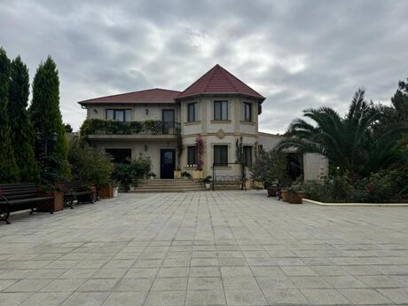 6 otaqlı həyət evi/bağ evi - Mərdəkan q. - 500 m²