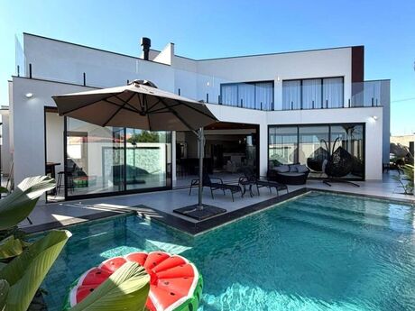 4 otaqlı həyət evi/bağ evi - Mərdəkan q. - 280 m²
