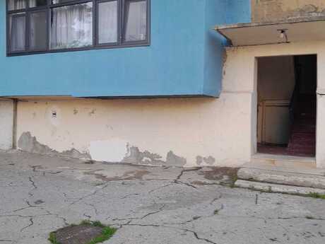 3 otaqlı köhnə tikili - Bayıl q. - 62 m²