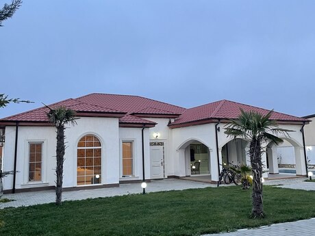 House with Garden, Villa For Rent