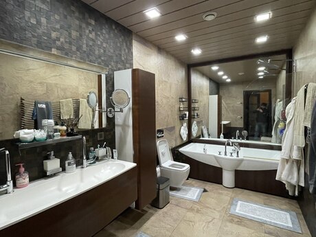 House with Garden, Villa For Rent