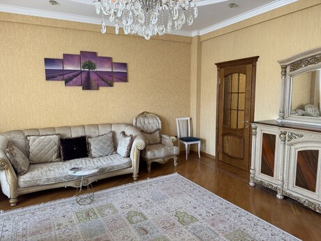 4 otaqlı yeni tikili - Şah İsmayıl Xətai m. - 180 m²