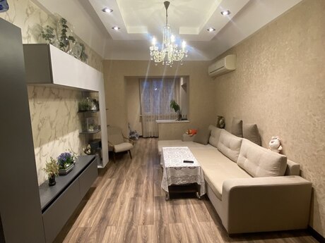 4 otaqlı köhnə tikili - Azadlıq Prospekti m. - 100 m²