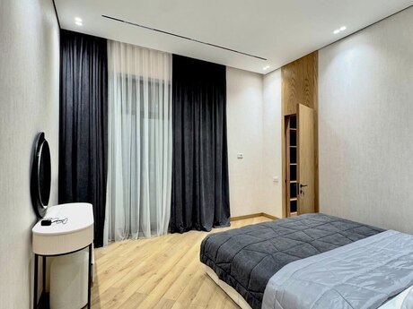 4 otaqlı həyət evi/bağ evi - Mərdəkan q. - 250 m²