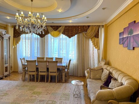 4 otaqlı yeni tikili - Şah İsmayıl Xətai m. - 185 m²