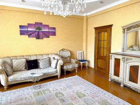 4 otaqlı yeni tikili - Şah İsmayıl Xətai m. - 185 m²