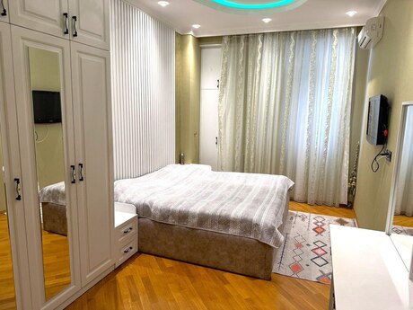 4 otaqlı yeni tikili - Şah İsmayıl Xətai m. - 185 m²