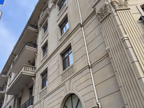 4 otaqlı yeni tikili - Şah İsmayıl Xətai m. - 141 m²