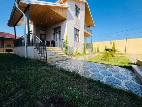 6 otaqlı həyət evi/bağ evi - Novxanı q. - 280 m²