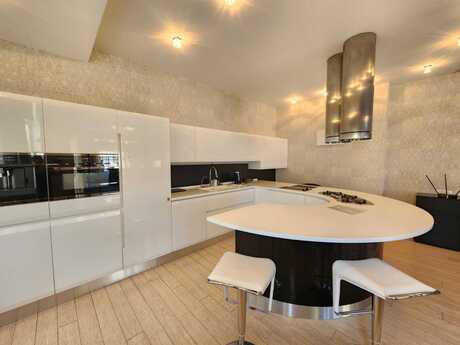 3 otaqlı yeni tikili - 28 May m. - 180 m²