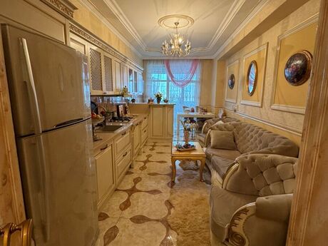 4 otaqlı yeni tikili - Elmlər Akademiyası m. - 185 m²