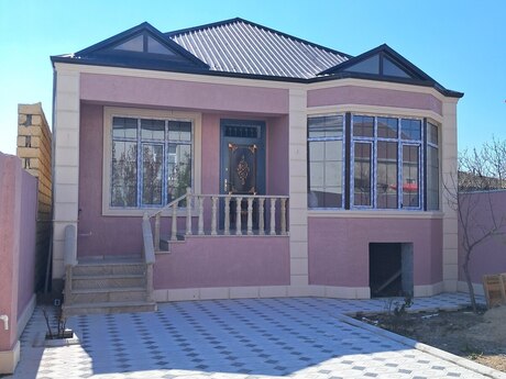 4 otaqlı həyət evi/bağ evi - Saray q. - 110 m²