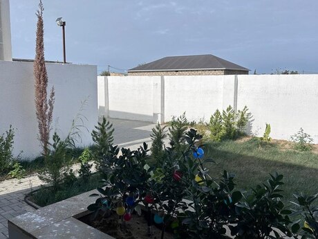 4 otaqlı həyət evi/bağ evi - Pirşağı q. - 120 m²