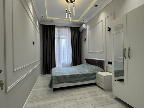3-комн. новостройка - Насиминский  р. - 90 м²
