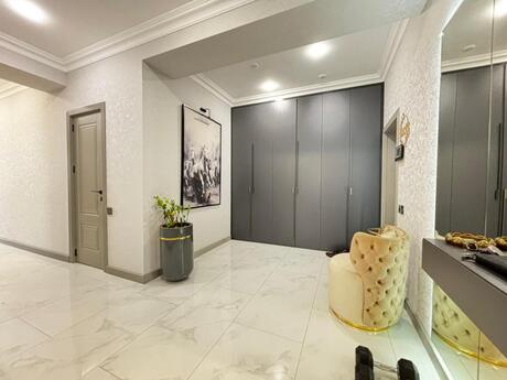 4 otaqlı yeni tikili - Neftçilər m. - 136 m²