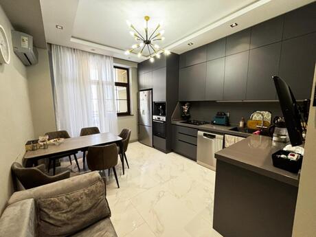 4 otaqlı yeni tikili - Neftçilər m. - 136 m²