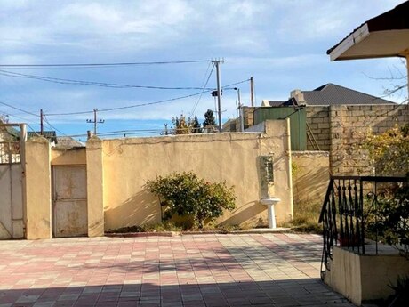 House with Garden, Villa For Sale