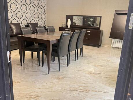 4 otaqlı həyət evi/bağ evi - Novxanı q. - 255 m²