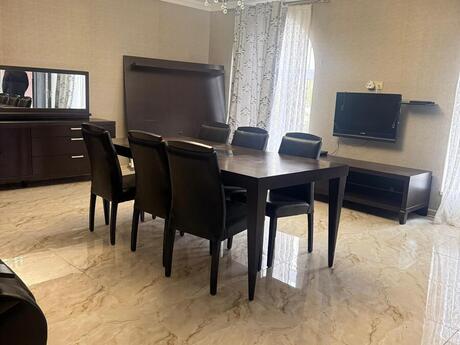 4 otaqlı həyət evi/bağ evi - Novxanı q. - 255 m²