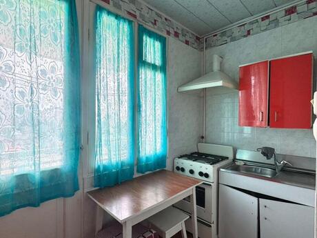 3 otaqlı köhnə tikili - Həzi Aslanov m. - 60 m²