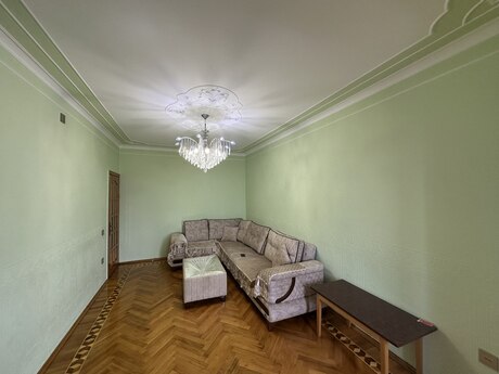 4 otaqlı köhnə tikili - Xalqlar Dostluğu m. - 110 m²