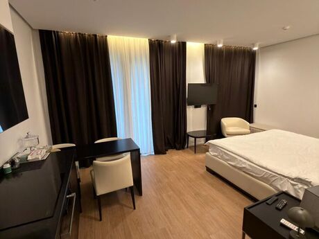 House with Garden, Villa For Sale