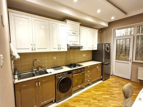 2-комн. новостройка - Насиминский  р. - 82 м²